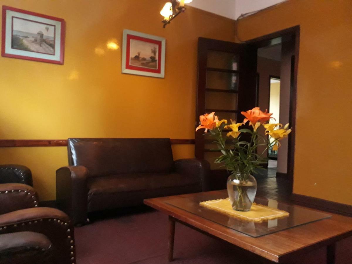 Hotel Aragon Богота Екстериор снимка